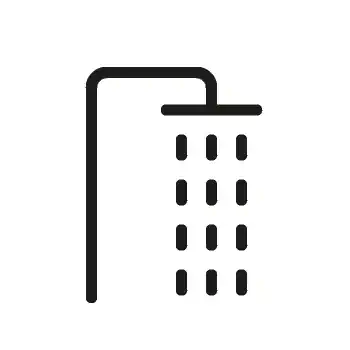 Eines von zwei Badezimmern mit Dusche