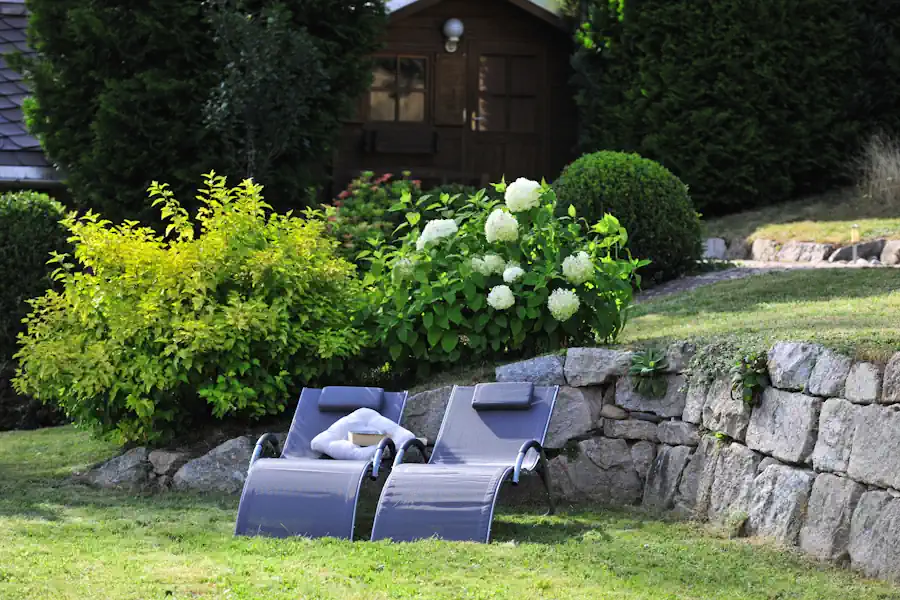 liegen_im_garten